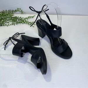 OUO Leather Padded Sole Open Toe Sandals Tie Back Ankle Size 6M